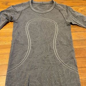 Lululemon top